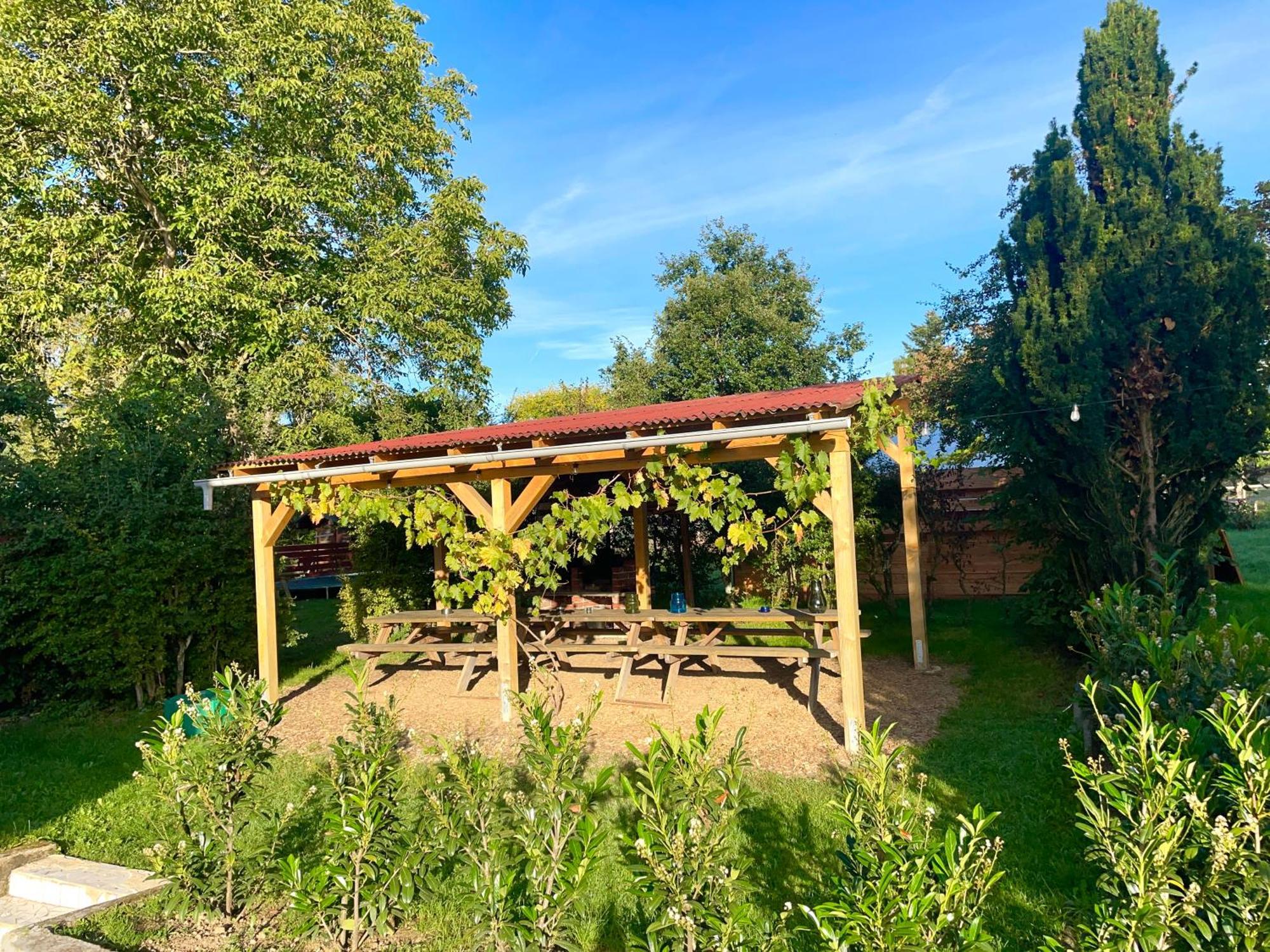 Backesgarten Fuer 22 Personen * Neichen